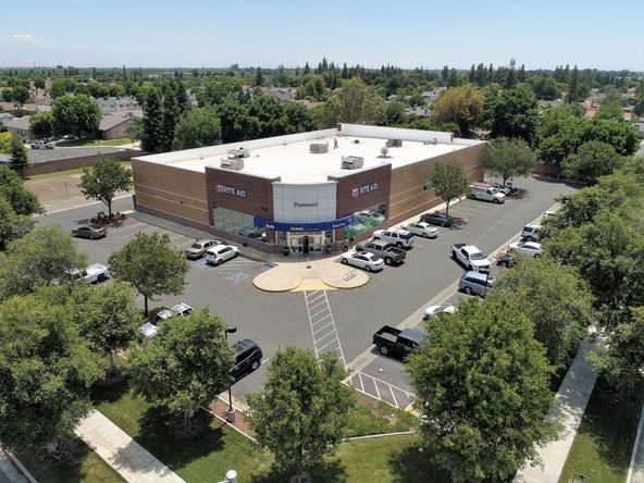 PRIME Net Leased Investment - Rite Aid: 1735 E Walnut Ave, Visalia, CA 93292